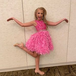 Pink “Flamingo” feathered cocktail